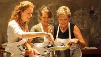 Go City: New Orleans All-Inclusive Pass New Orleans School of Cooking Demo