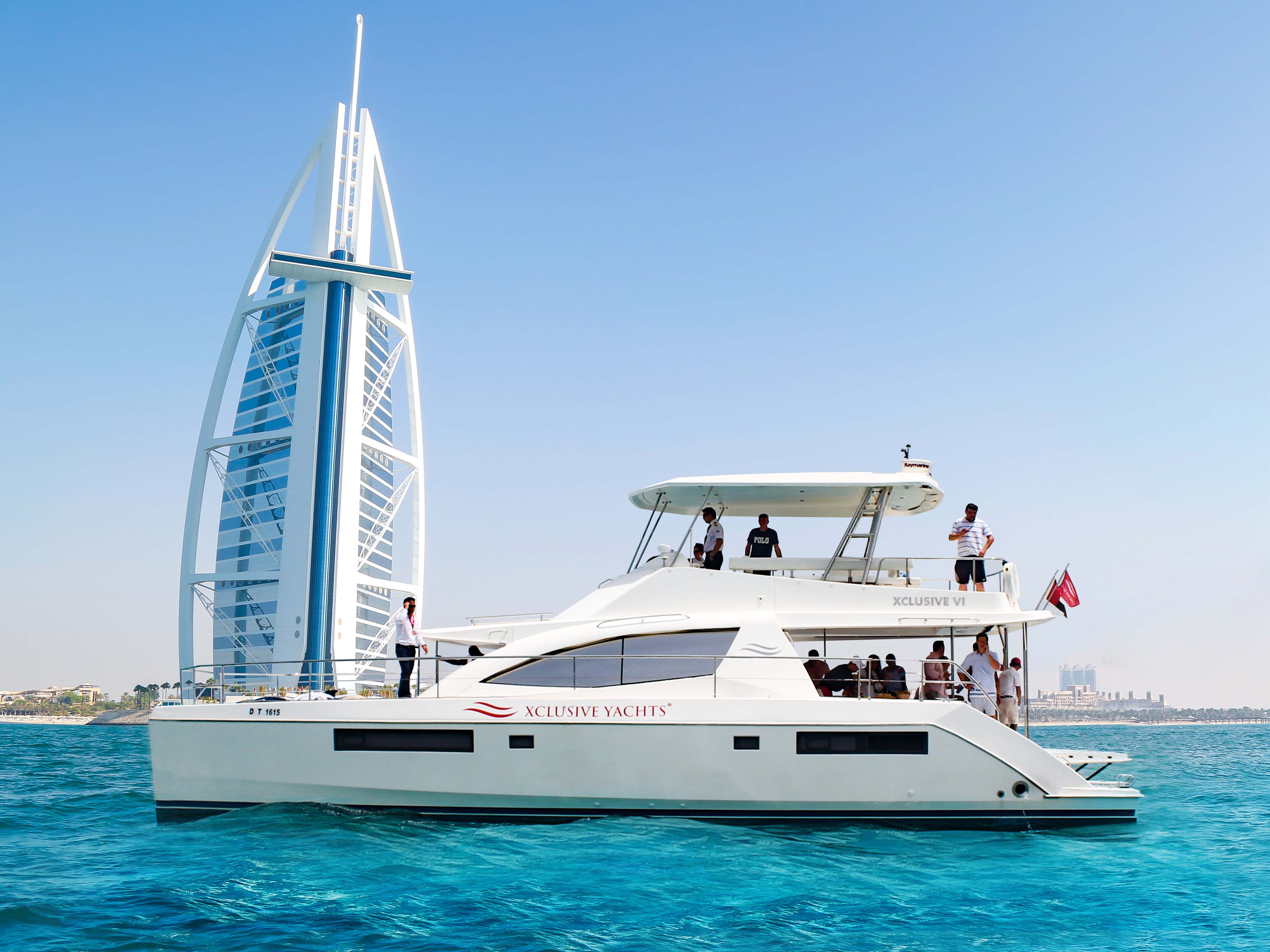 luxury yacht cruise dubai