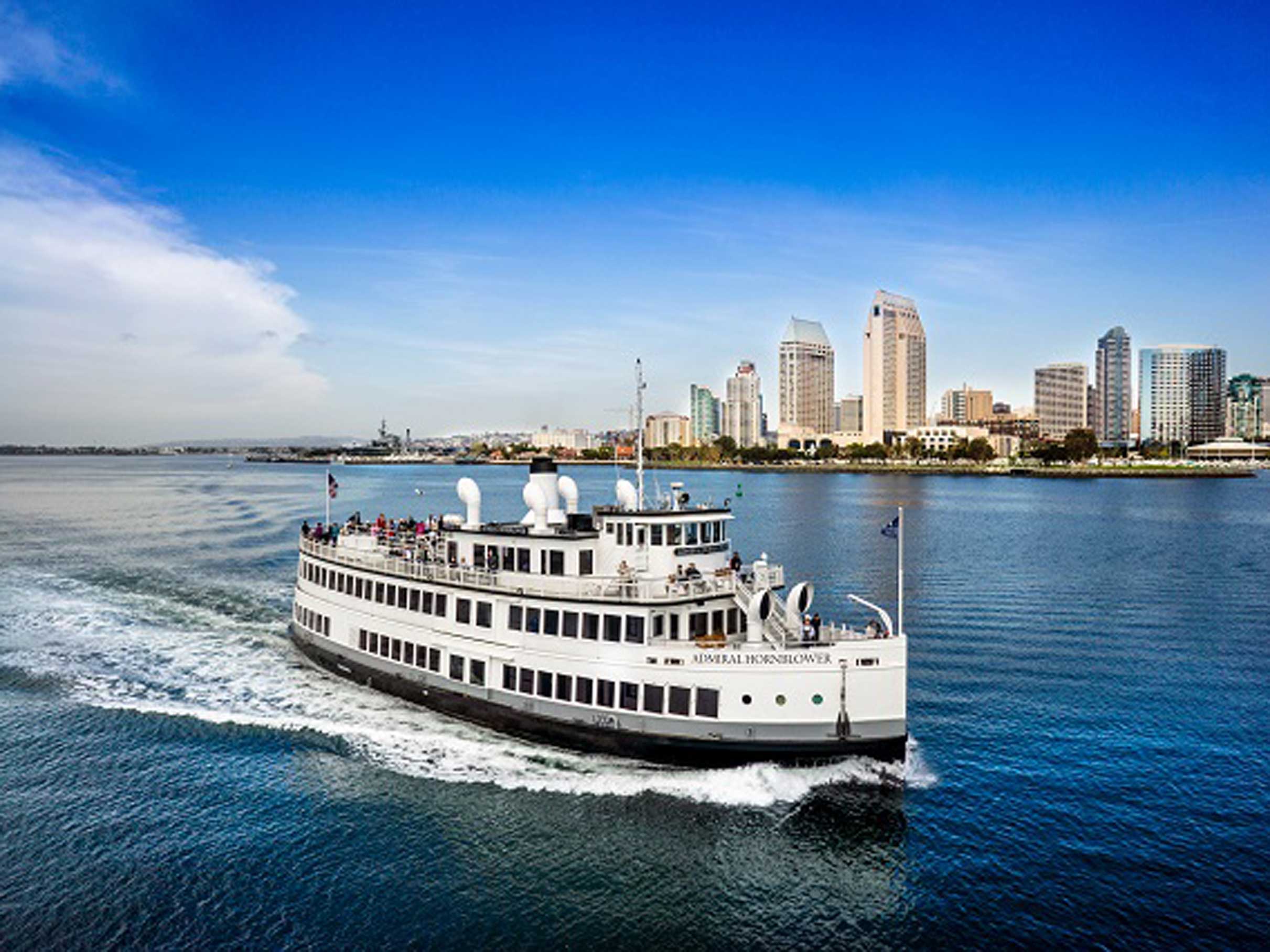 christmas harbor cruise san diego