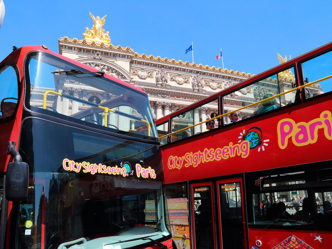 paris tourist bus hop on hop off