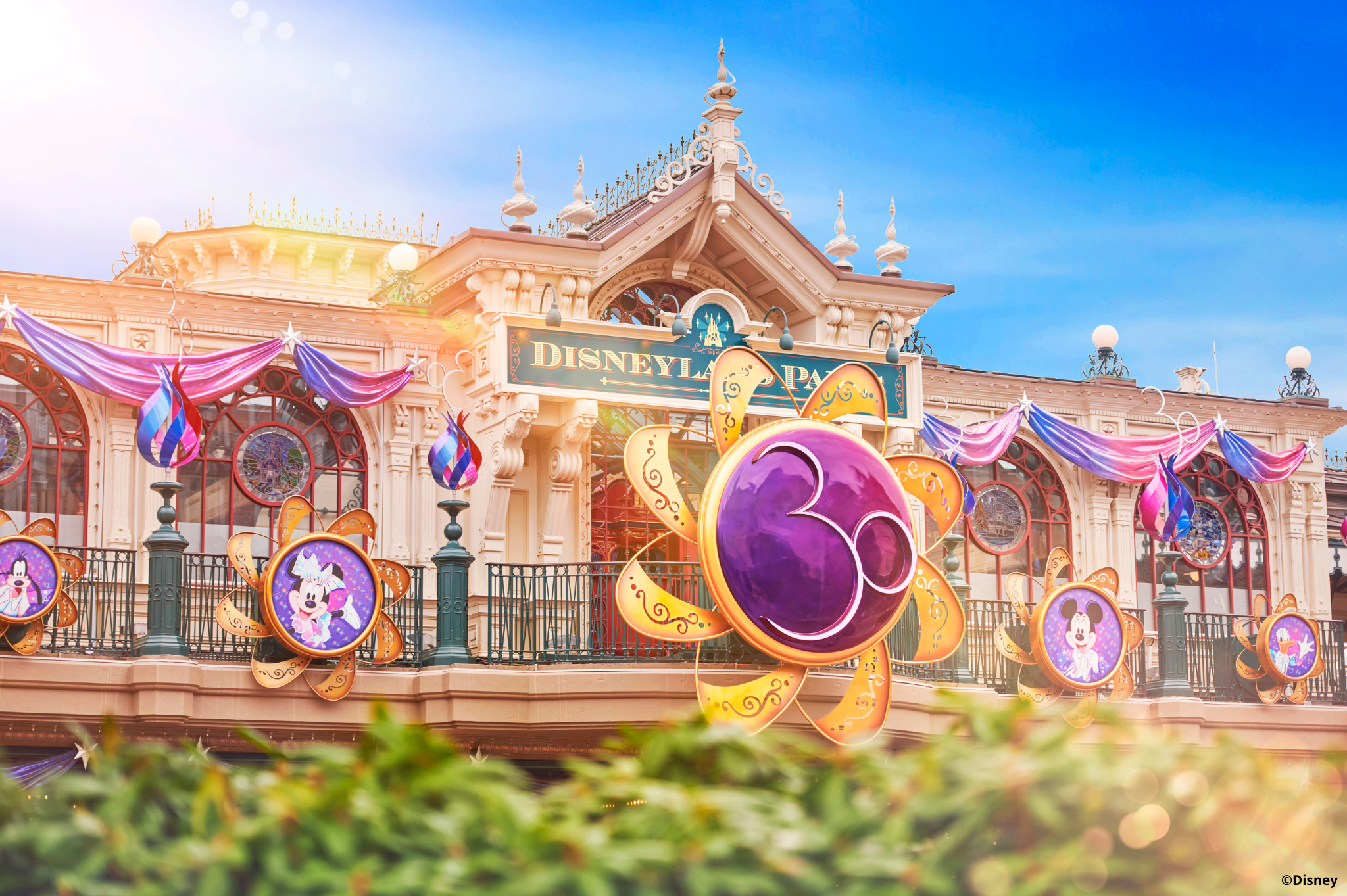 Disneyland Paris Kicks Off Its 30th Anniversary This Weekend