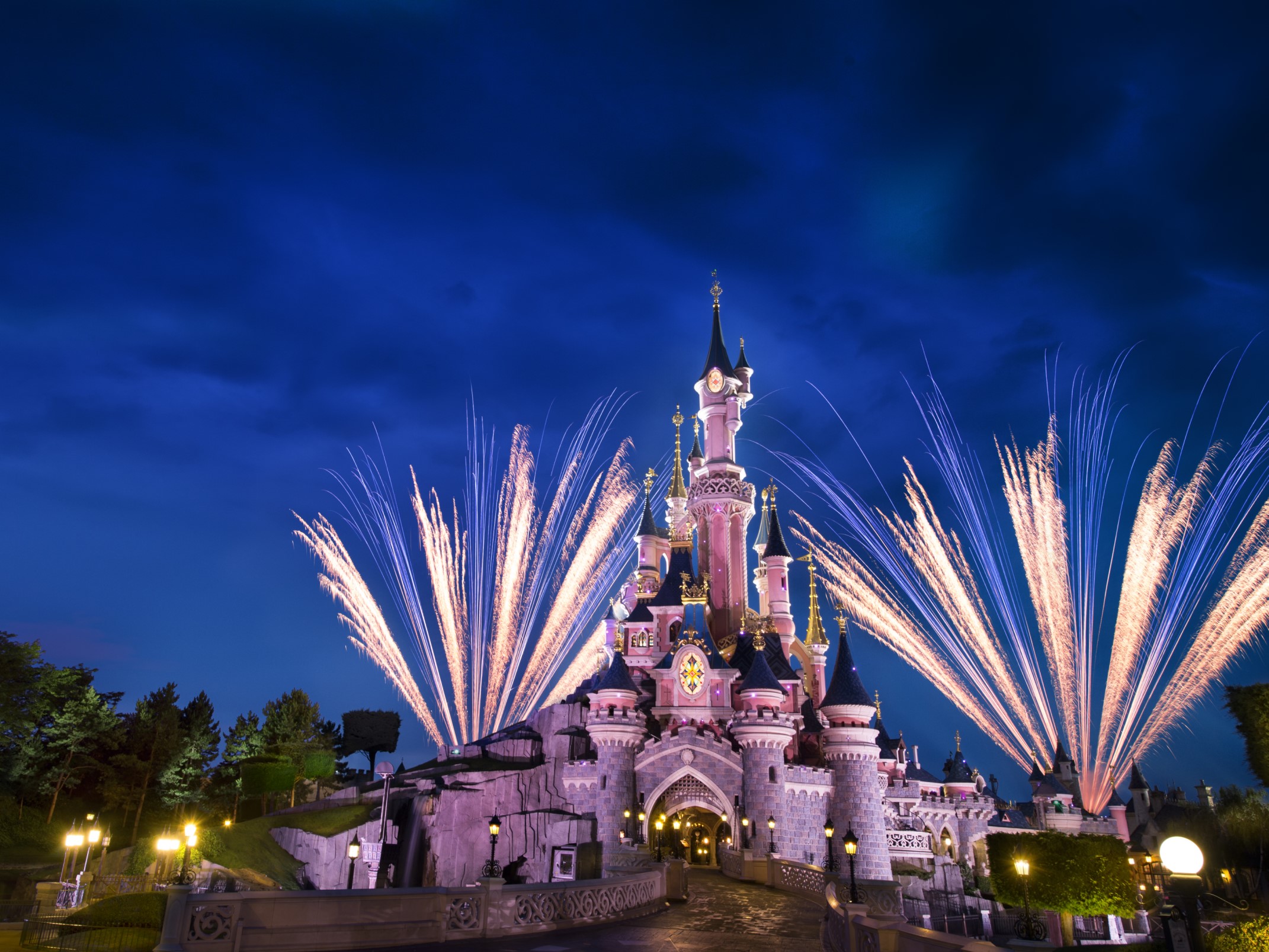 Disneyland Paris Tickets Save Up 49 Off Regular Prices 45 OFF