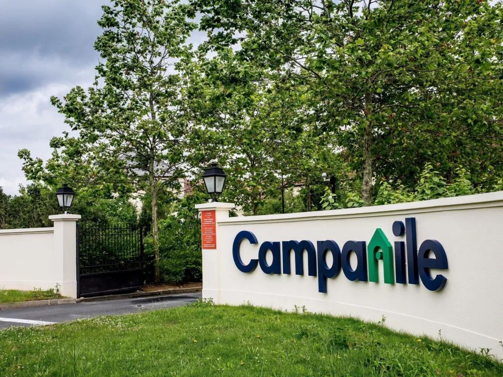 Campanile Val de France Entrance