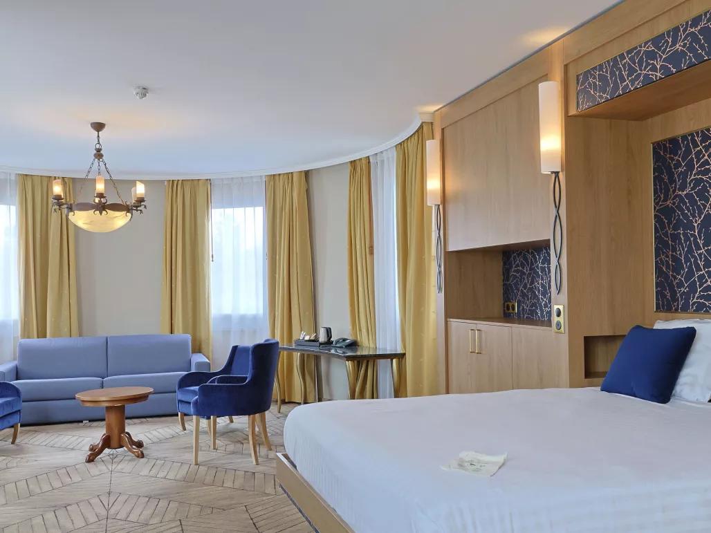 Junior suite at the Dream Castle Hotel Paris