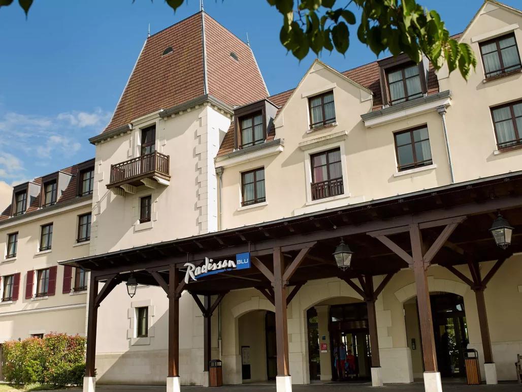 Radisson Blu Hotel Exterior