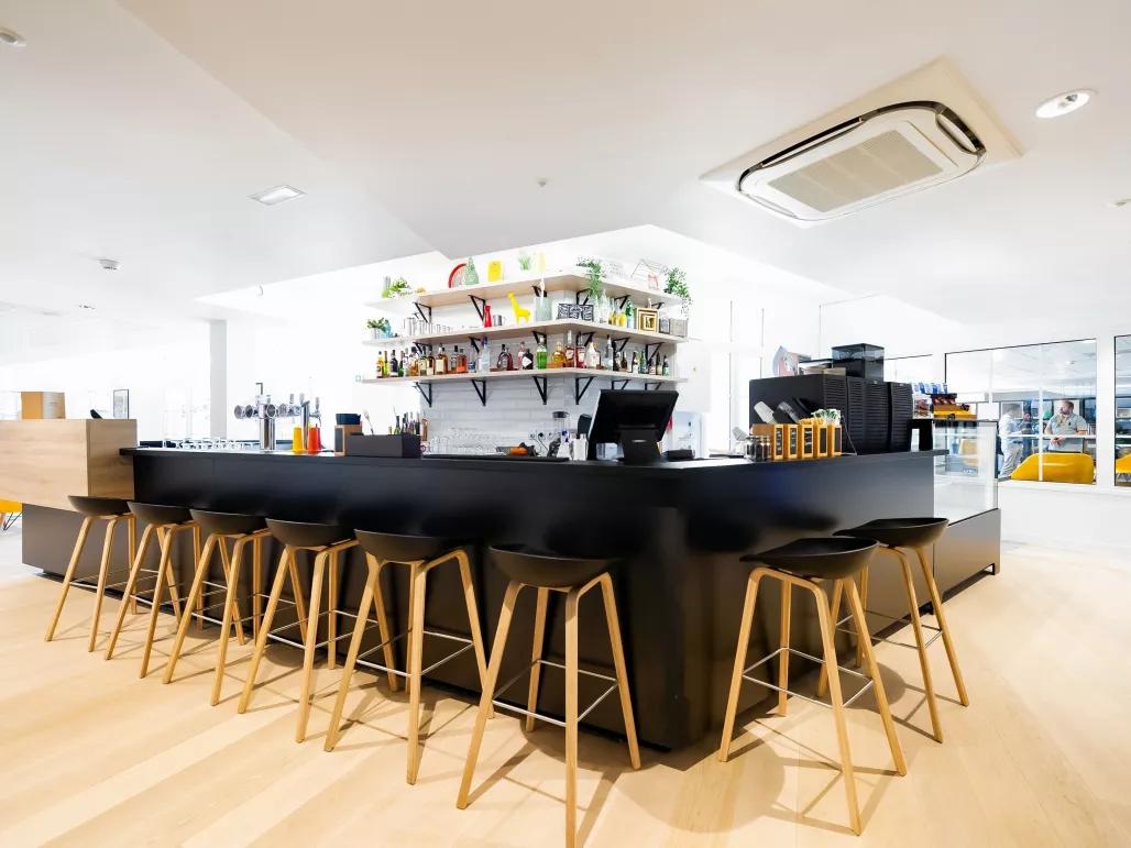 Staycity Aparthotel Bar