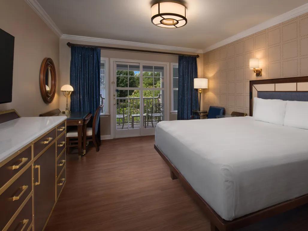 Standard Guest Room, Disney's Yacht Club Resort