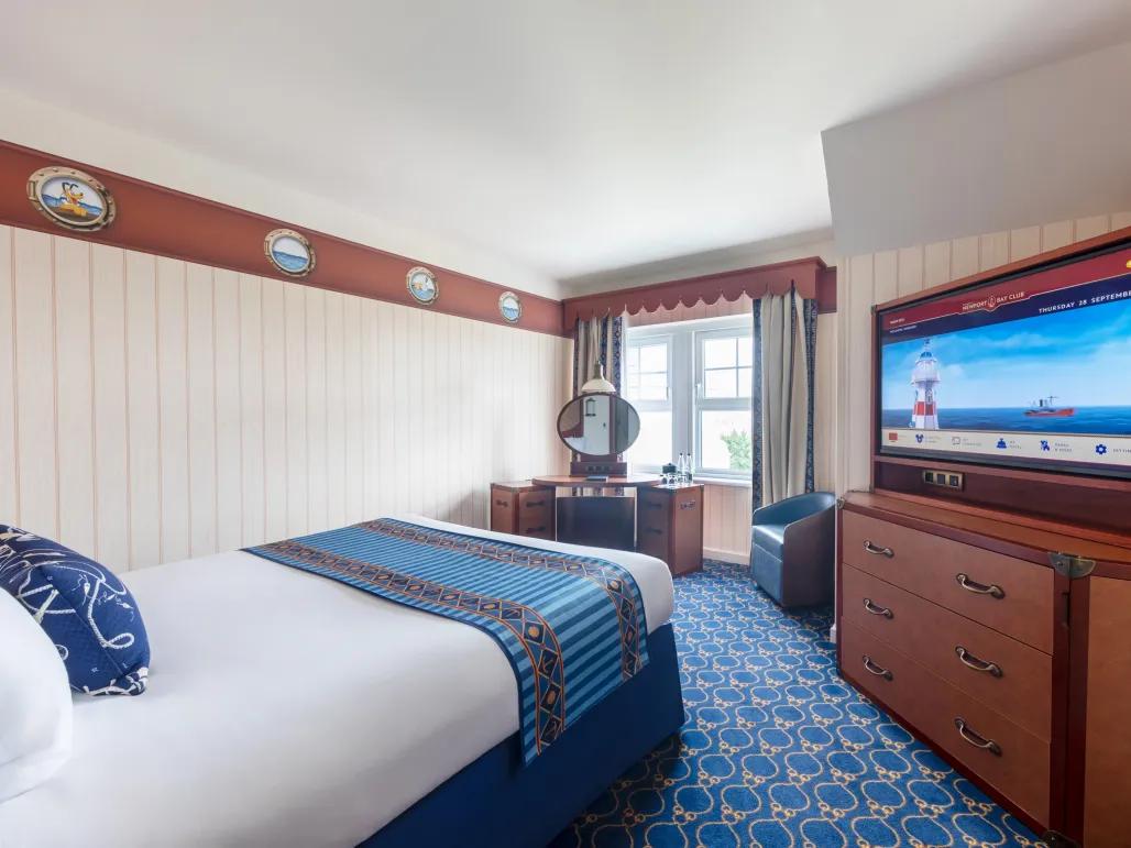 Compass Club Room Newport Bay DLP Compass Club Room Newport Bay DLP