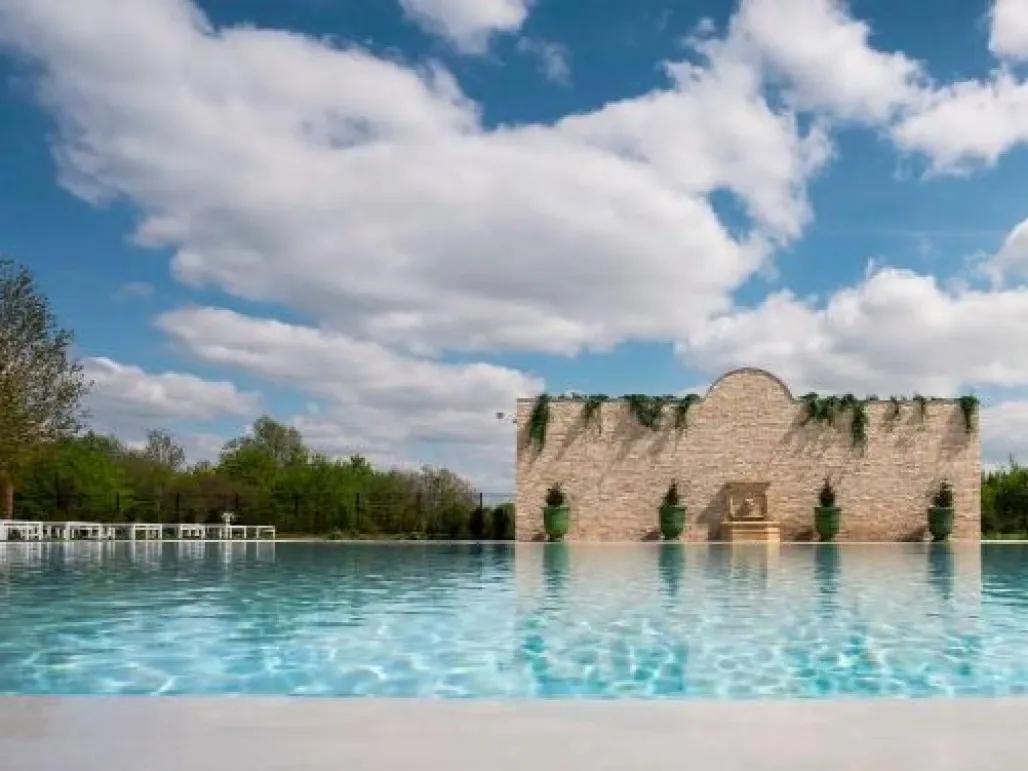 Dream Castle Outdoor Pool 