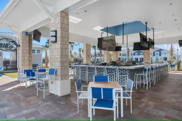 Windsor Island (1251) Tiki Bar/Lounge onsite in Davenport