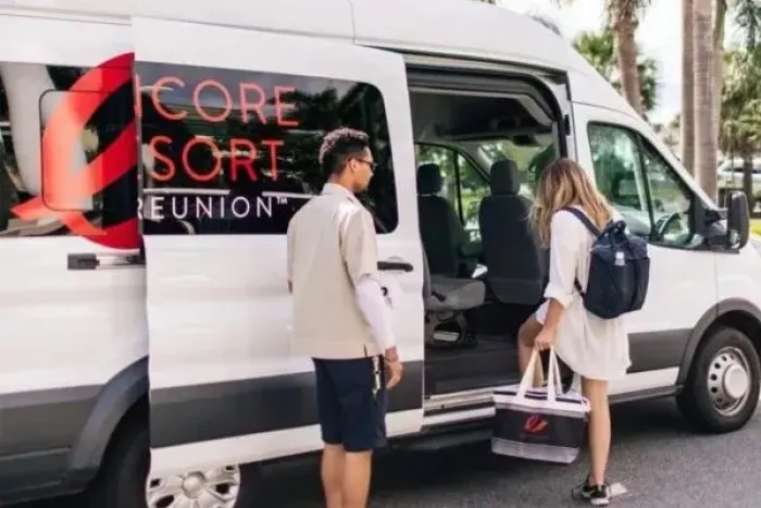 Encore Club at Reunion (219) Shuttles to theme parks in Kissimmee