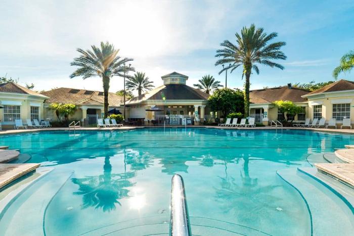 Pool in Windsor palms Community in Orlando
