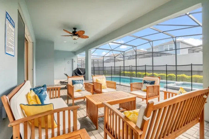 Windsor Island (7027) 8-bedroom Villa in Davenport