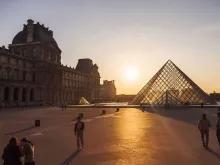 Louvre Highlights Small Group Tour: Mona Lisa, Venus de Milo & Winged Victory Louvre Highlights Small Group Tour: Mona Lisa, Venus de Milo & Winged Victory