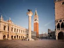Original Venice Walking Tour with Skip-the-line Entrance to St Mark’s Basilica Original Venice Walking Tour with Skip-the-line Entrance to St Mark’s Basilica