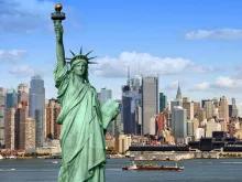 Shop, Hop and Top with Sightseeing Cruise (4 Day Value Package) Shop, Hop and Top with Sightseeing Cruise (4 Day Value Package)