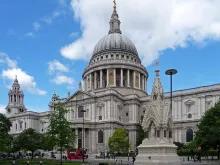 Panoramic Tour of London with St Paul's Cathedral and Guard Change Panoramic Tour of London with St Paul's Cathedral and Guard Change