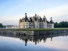 loire-castle-by-water