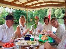 Picnic-on-the-river