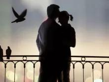 couple-with-birds