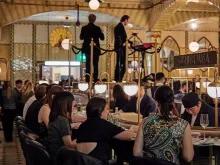 people-eating-in-harrods