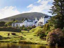 stunning-hotel-view-by-lake