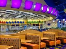 Everything Pop Food Court, Disney's Pop Century Resort