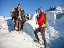 Blue-Ice-Hike