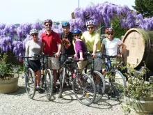 group-in-Tuscan-vineyard