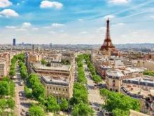 A-view-of-the-Eiffel-Tower