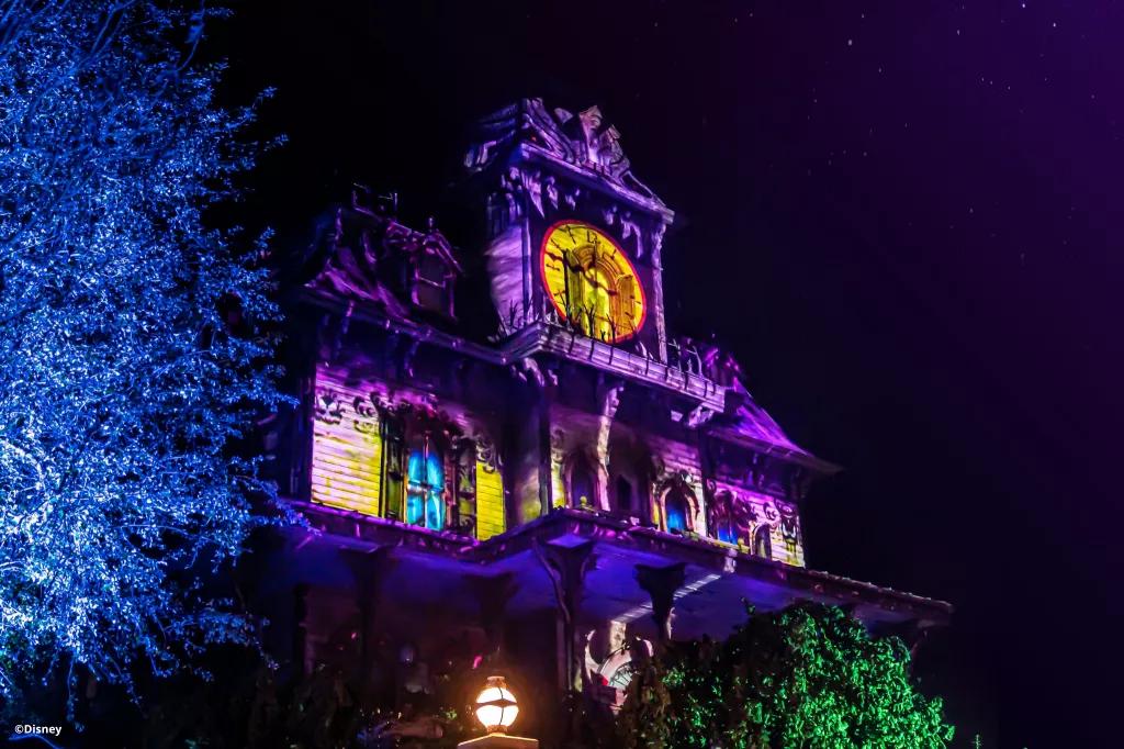 Phantom Manor at Night Phantom Manor lit up for projections at nighttime