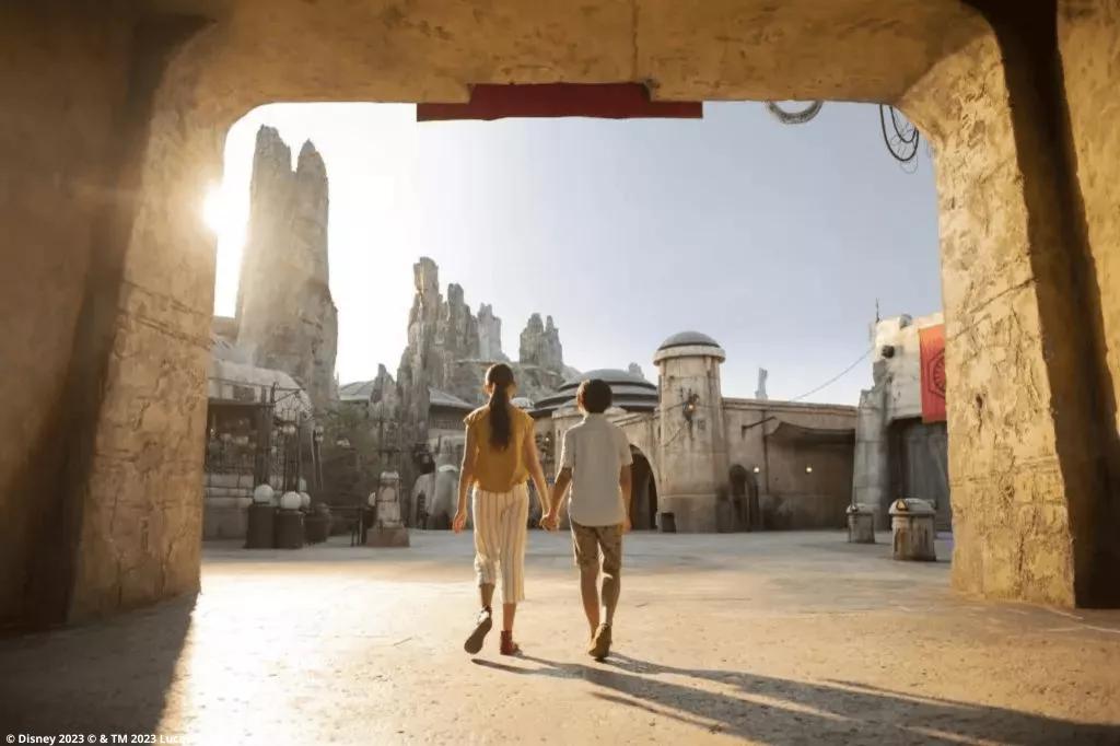 Gäste in Star Wars: Galaxy's Edge Gäste in Star Wars: Galaxy's Edge