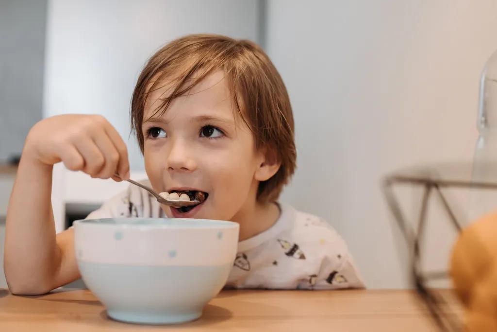Breakfast A child eating cereal