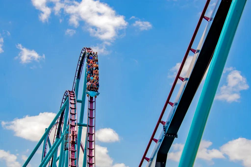 Achterbahn Mako in SeaWorld Orlando Achterbahn Mako in SeaWorld Orlando