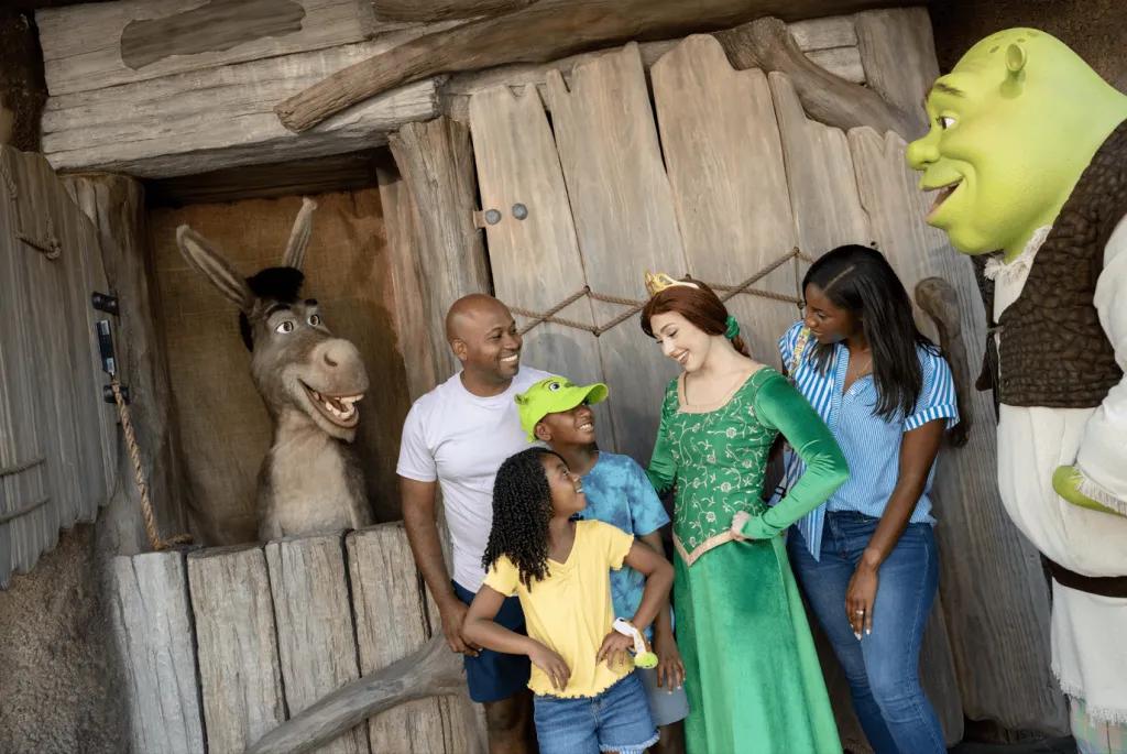 Shrek Meet and Greet in DreamWorks Land A family meeting Shrek, Fiona and Donkey in DreamWorks Land