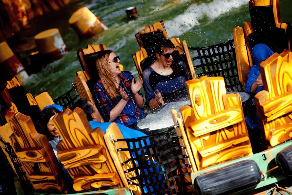 Popeye & Bluto's Bilge-Rat Barges People screaming as they're getting splashed on a river rapid ride