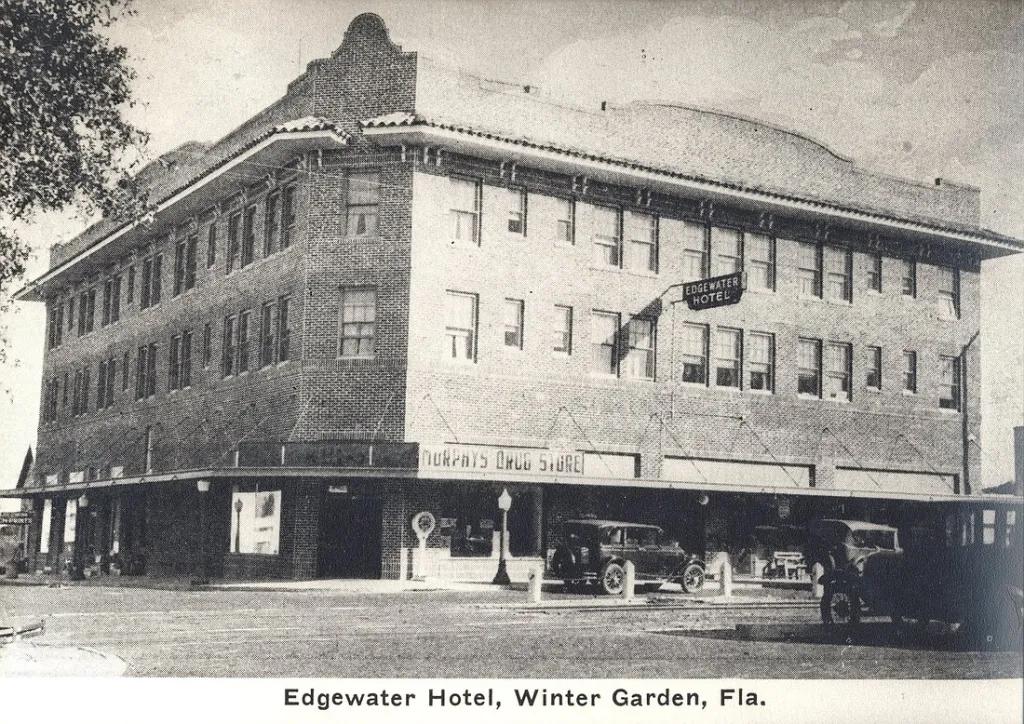 Edgewater Hotel 1927 A black and white photo of the Edgewater Hotel in 1927