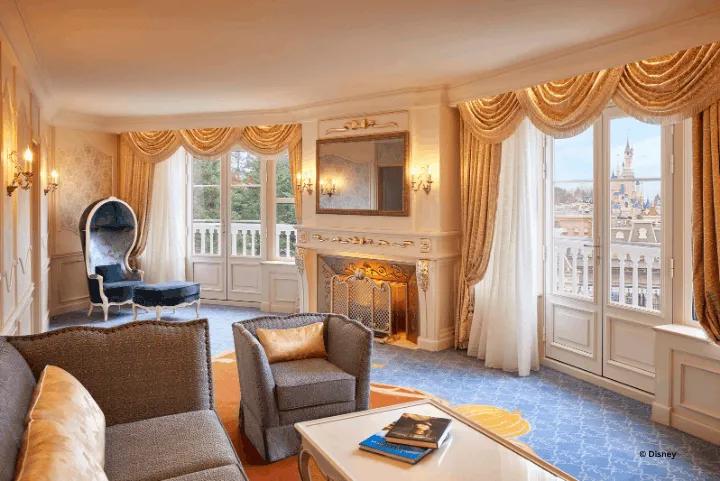 Cinderella Signature Suite, Disneyland® Hotel
