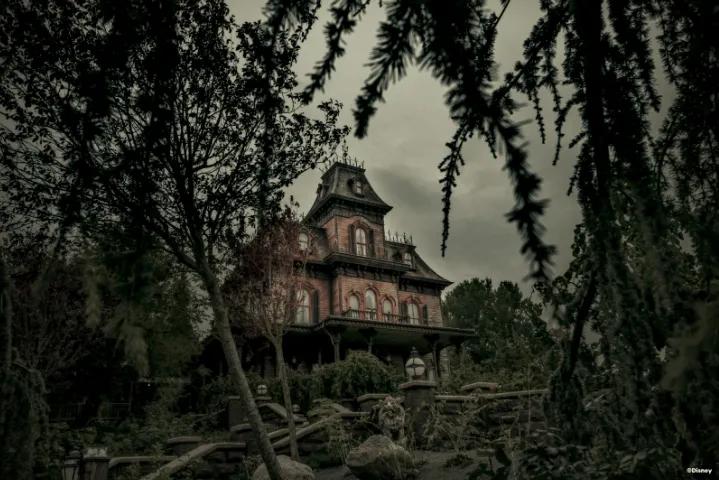 The Phantom Manor attraction at Disneyland Paris