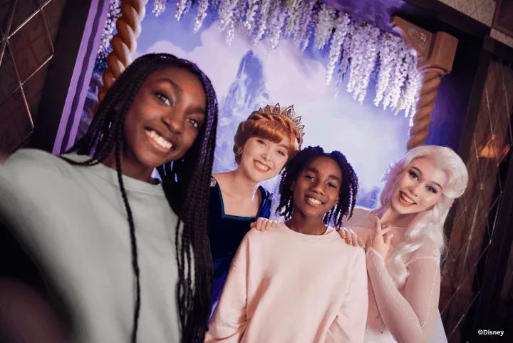 Guests with Anna and Elsa