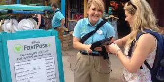 FastPass+ Reservierungen für alle Parkgäste mit unseren Tickets FastPass+ Reservierungen für alle Parkgäste mit unseren Tickets