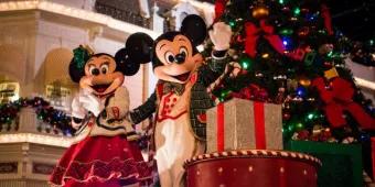 Feiern Sie Weihnachten mit Mickey und Co. im Magic Kingdom Park! Feiern Sie Weihnachten mit Mickey und Co. im Magic Kingdom Park!