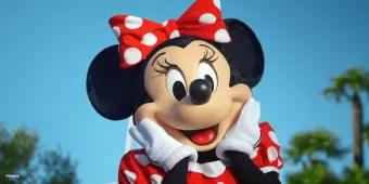 Minnie Mouse at Disneyland Paris Minnie Mouse posing at Disneyland Paris