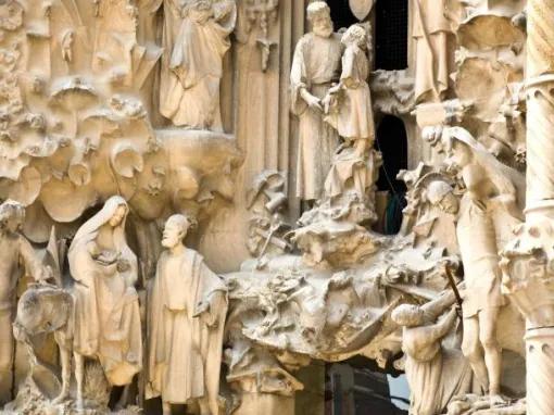 Barcelona Gaudi and Sagrada Familia Plus Casa Batllo admission