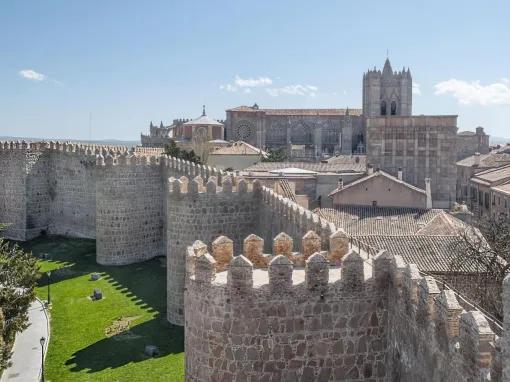 Avila and Segovia from Madrid 