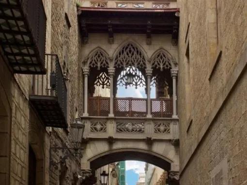 Classic Barcelona and Artistic Barcelona with Lunch