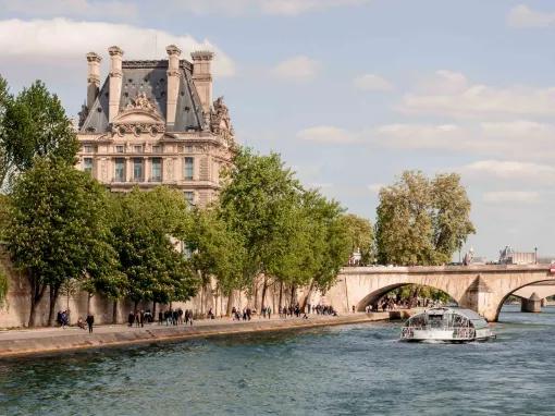 The Best of Paris Walking tour with Notre Dame, The Louvre & Seine River Cruise 