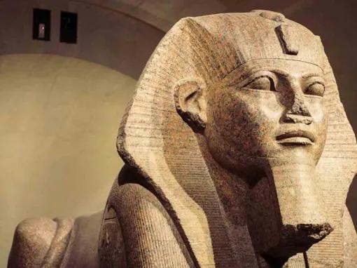 The Best of Paris Walking tour with Notre Dame, The Louvre & Seine River Cruise 