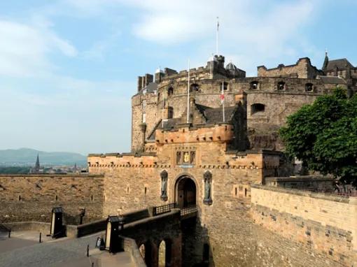Day Trip to Edinburgh with Edinburgh Castle & Bus Tour