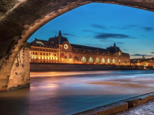 Dinner Cruise La Marina + Skip-the-Line Eiffel Tower Ticket